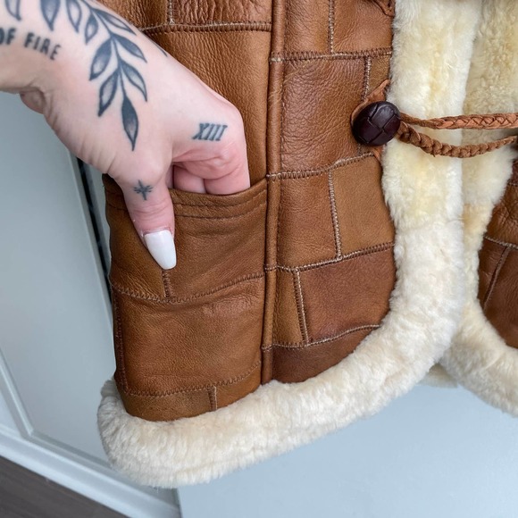 Vintage Brown and Cream Leather Vest - Picture 12 of 16